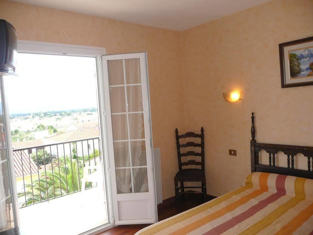 Hotel Le Belvedere แซงต์-ซีเปรียง ภายนอก รูปภาพ