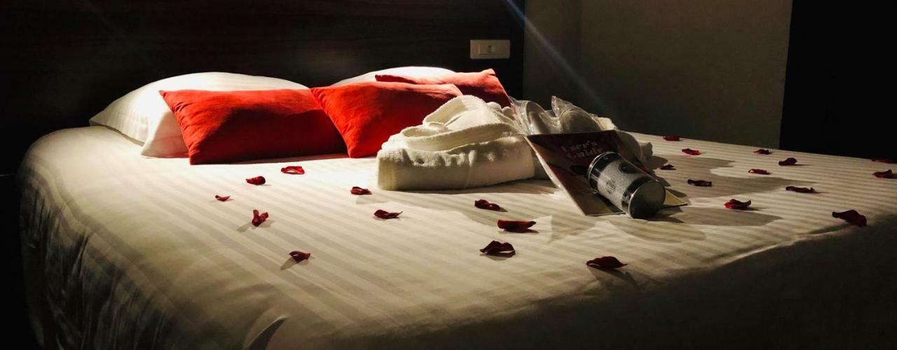 Hotel Le Belvedere แซงต์-ซีเปรียง ภายนอก รูปภาพ